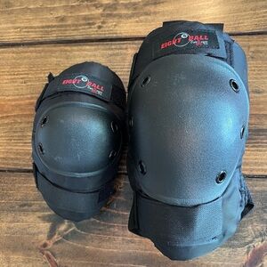 Eight Ball by Triple Eight Black Protective Knee and elbow Pads, youth size, EUC